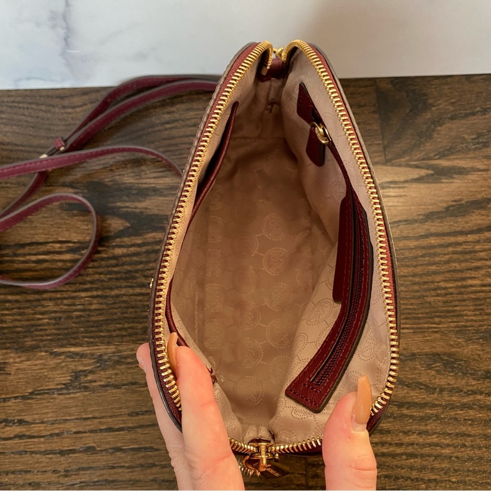 Michael Kors Cindy Saffiano Dome Crossbody - Picture 5 of 7
